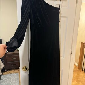 Elegant Black One-Shoulder Dress